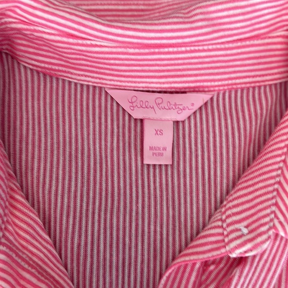 Like new lilly pulitzer polo. Size XS. Pink/white - Picture 3 of 4